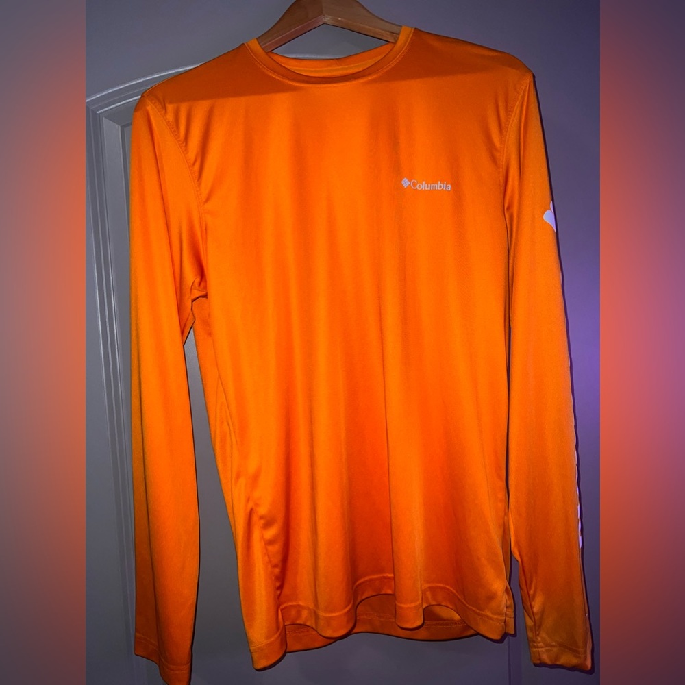 Women’s tees long sleeves SIZE SP NEW Columbia